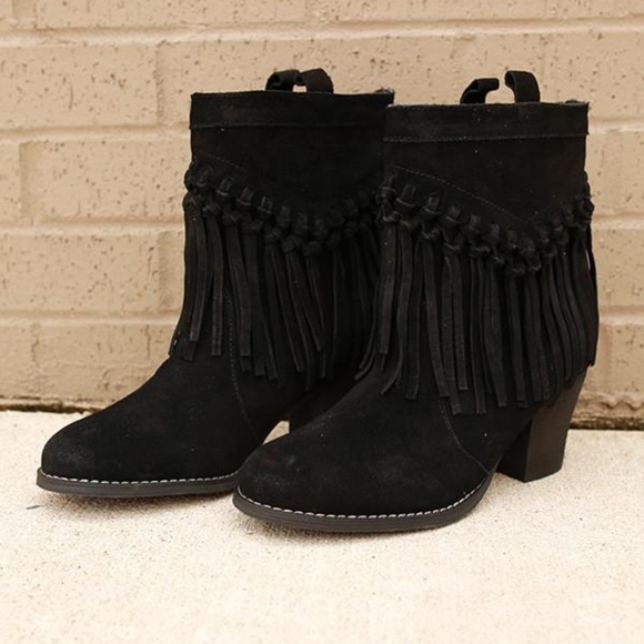 Black Distressed Knotted Fringe Boho Slouchy Boots - Picture 6 of 7